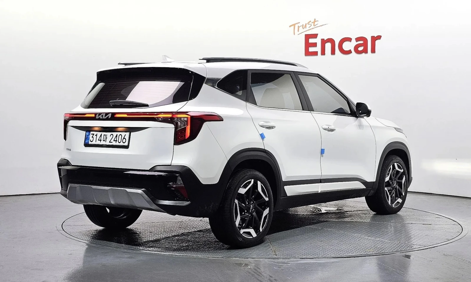 Kia Seltos Gasoline 2.0 2Wd Signature, снимка 2 - Автомобили и джипове - 55036465