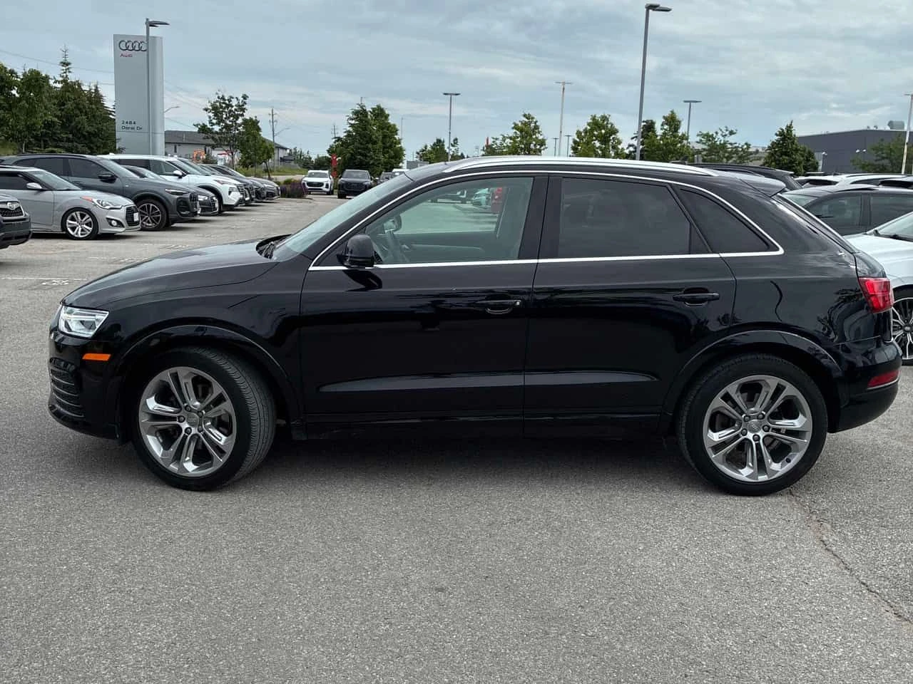 Audi Q3 | Progressiv | CARFAX | БЕЗ ПЪРВОНАЧАЛНА ВНОСКА | , снимка 2 - Автомобили и джипове - 55094576