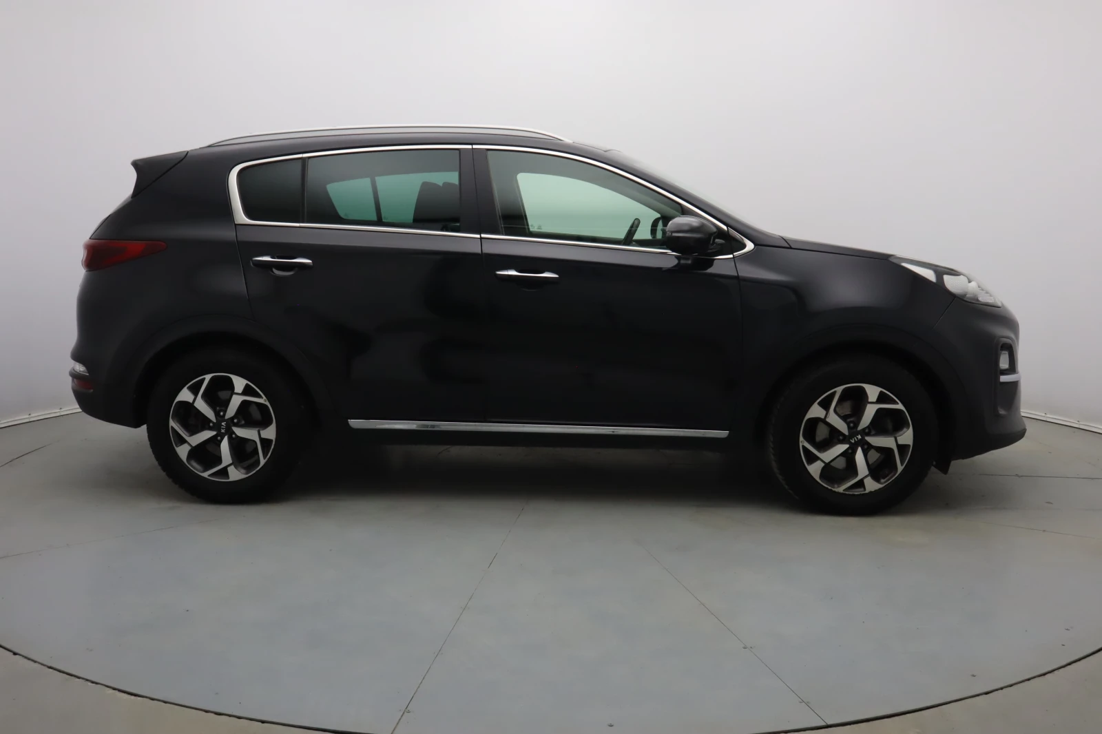 Kia Sportage 1.6CRDI, снимка 3 - Автомобили и джипове - 55562958