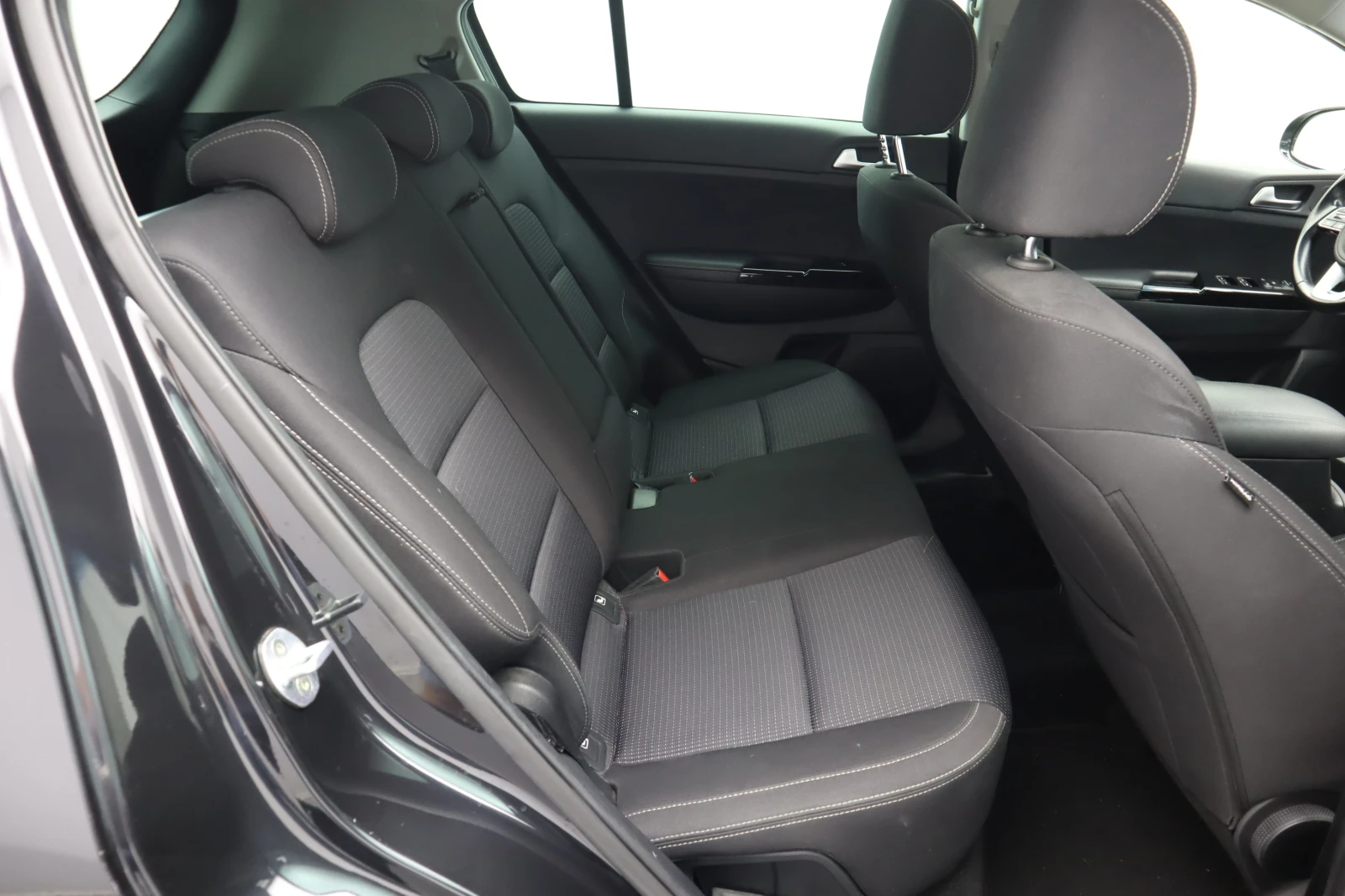 Kia Sportage 1.6CRDI, снимка 10 - Автомобили и джипове - 55562958