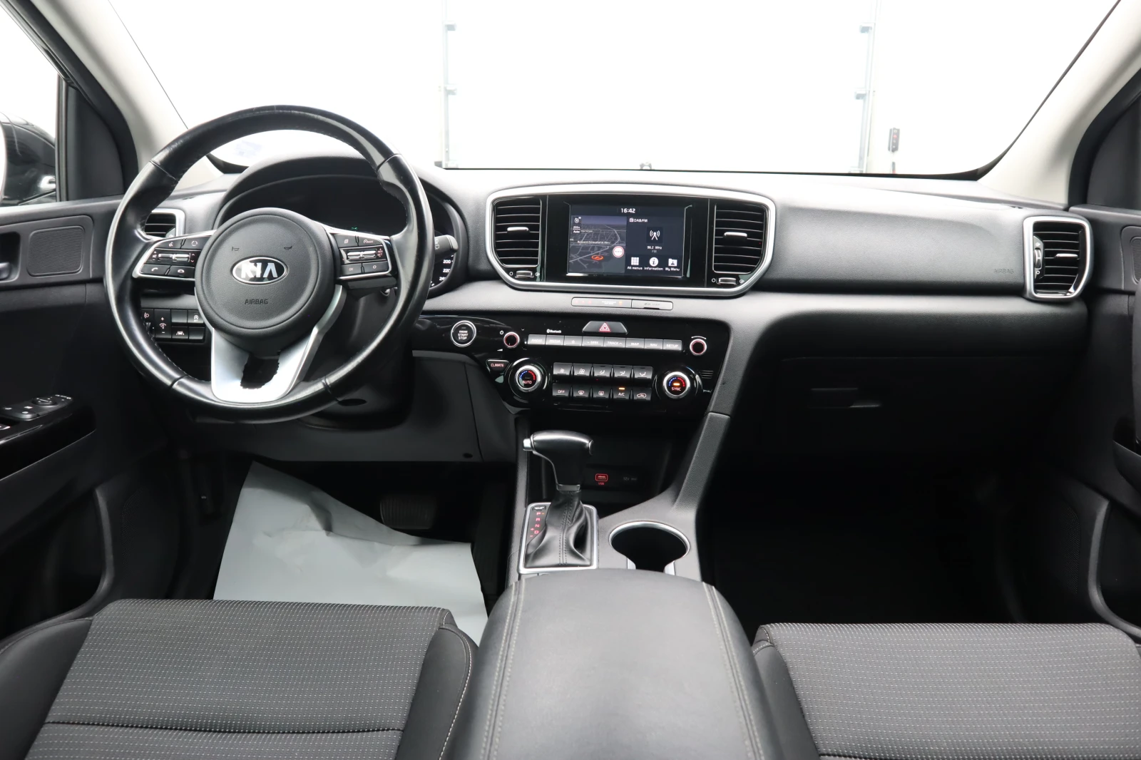 Kia Sportage 1.6CRDI, снимка 12 - Автомобили и джипове - 55562958
