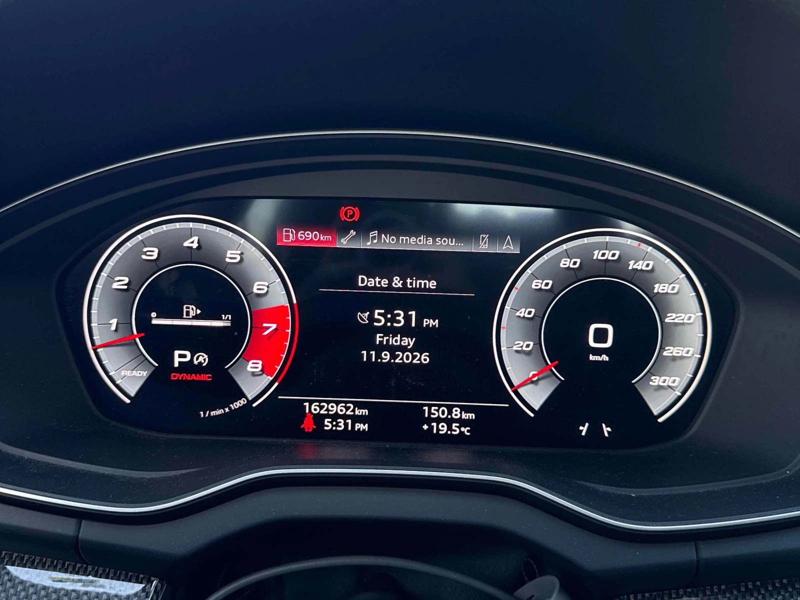 Audi SQ5 * Progressiv * CARFAX * ОТ ПРЕДСТАВИТЕЛСТВО* , снимка 8 - Автомобили и джипове - 56042722