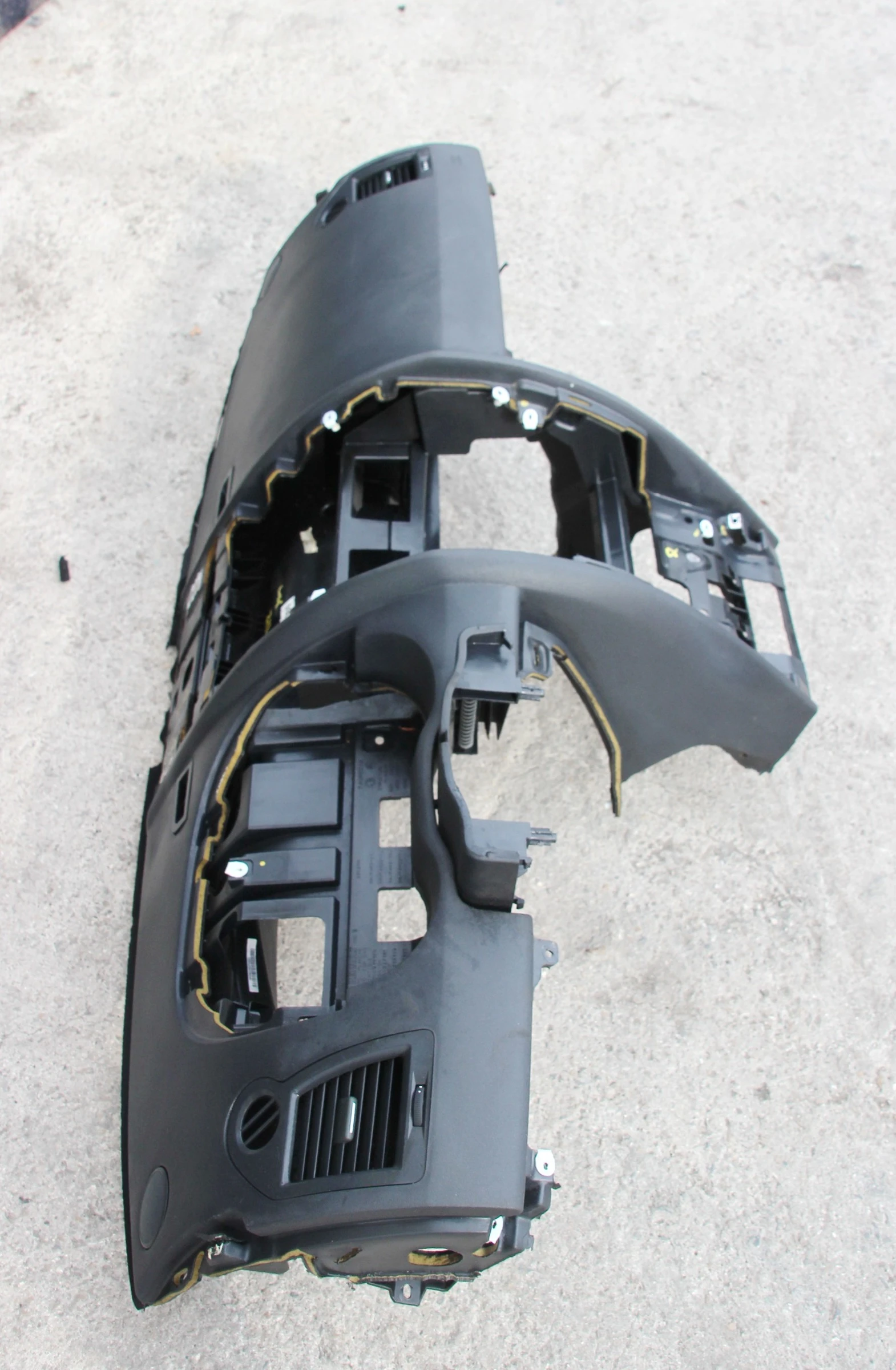     2008.     | Mobile.bg   3