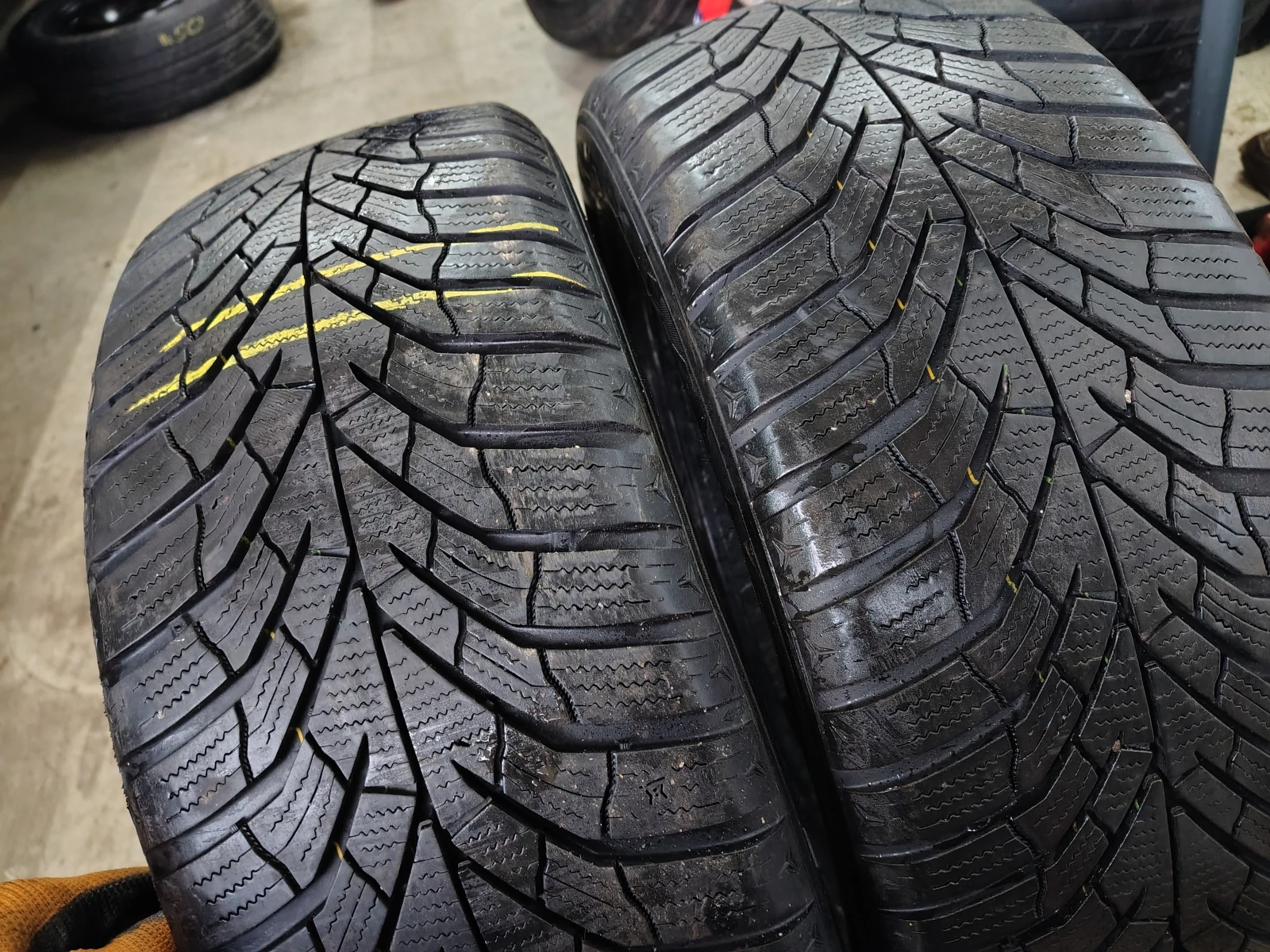 Гуми Зимни 215/55R17