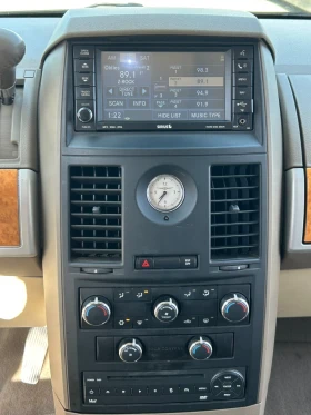 Chrysler Town and Country 3.8i-200ps-7места, снимка 15