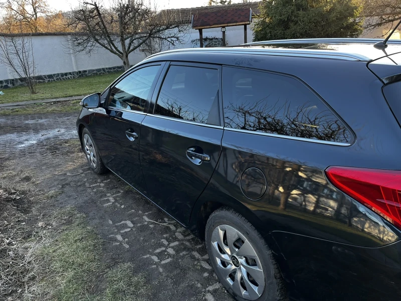 Toyota Auris, снимка 2 - Автомобили и джипове - 48713994