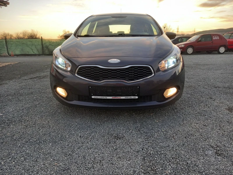 Kia Ceed 1.4 -90KC  HAВИГАЦИЯ, снимка 14 - Автомобили и джипове - 49530385