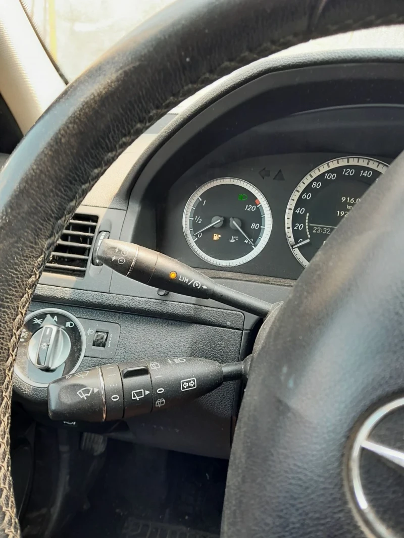 Mercedes-Benz C 200, снимка 4 - Автомобили и джипове - 52337956