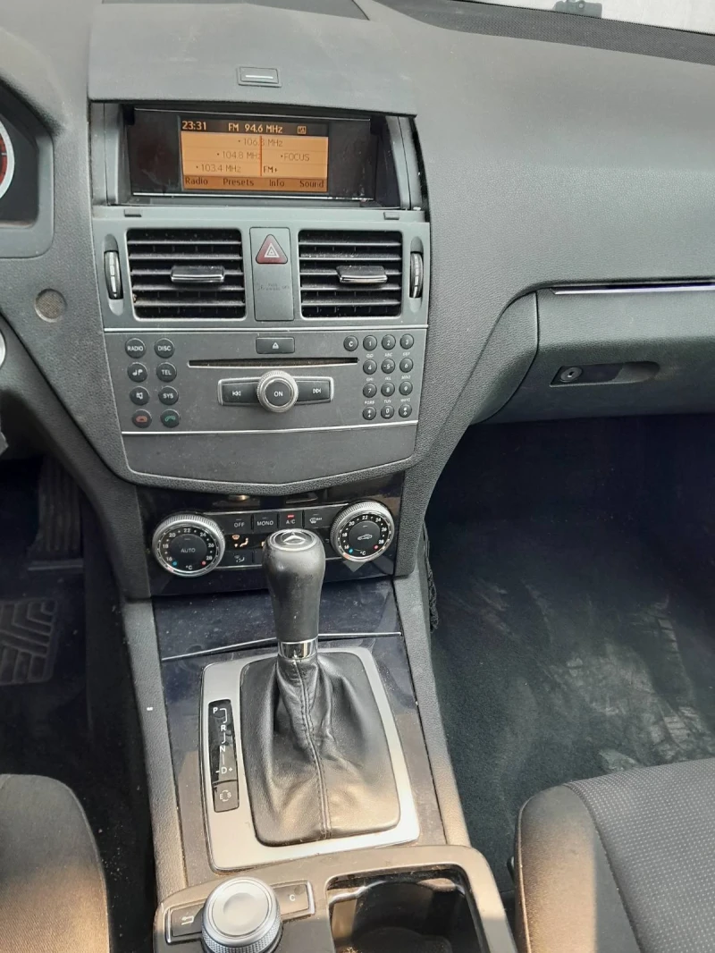 Mercedes-Benz C 200, снимка 5 - Автомобили и джипове - 52337956