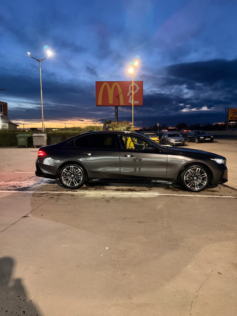 BMW 520 G60 mild hybrid , снимка 12 - Автомобили и джипове - 52236493