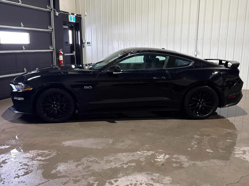 Ford Mustang GT * * CARFAX * * АВТО КРЕДИТ * * , снимка 4 - Автомобили и джипове - 52395667
