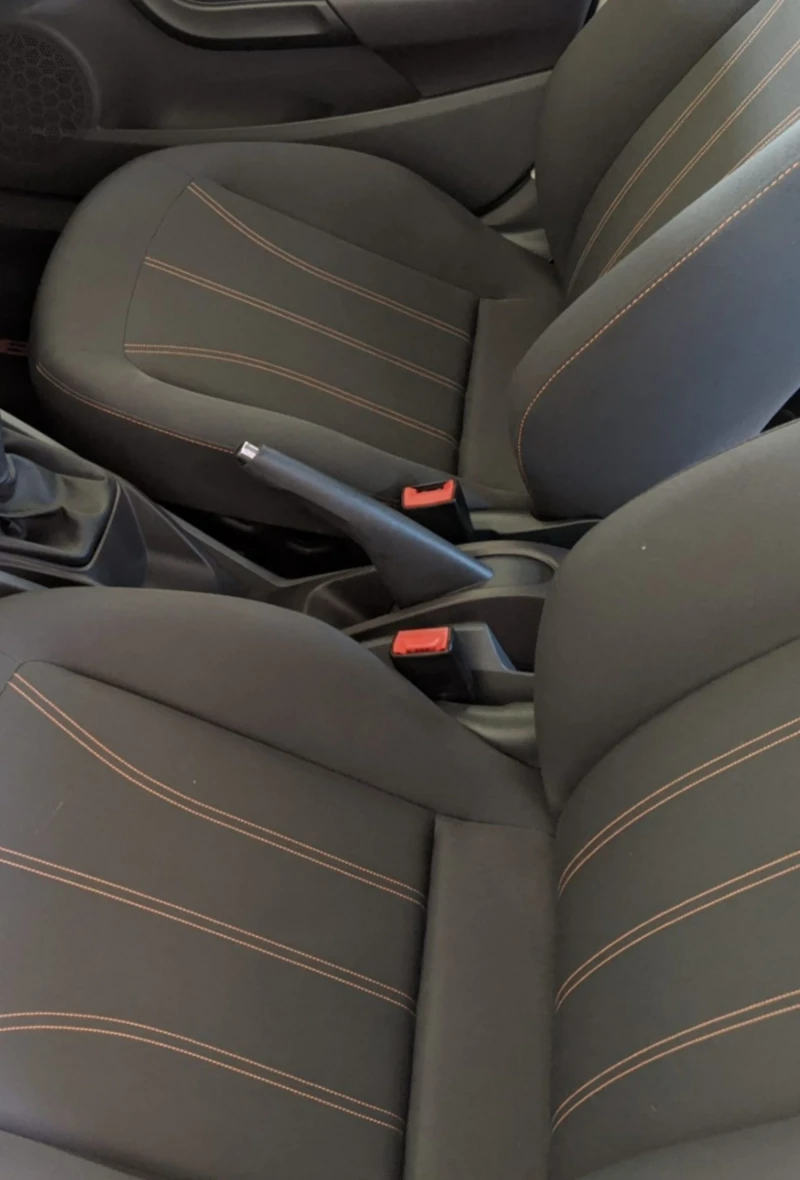 Seat Ibiza 1.6 TDI , снимка 9 - Автомобили и джипове - 52855727