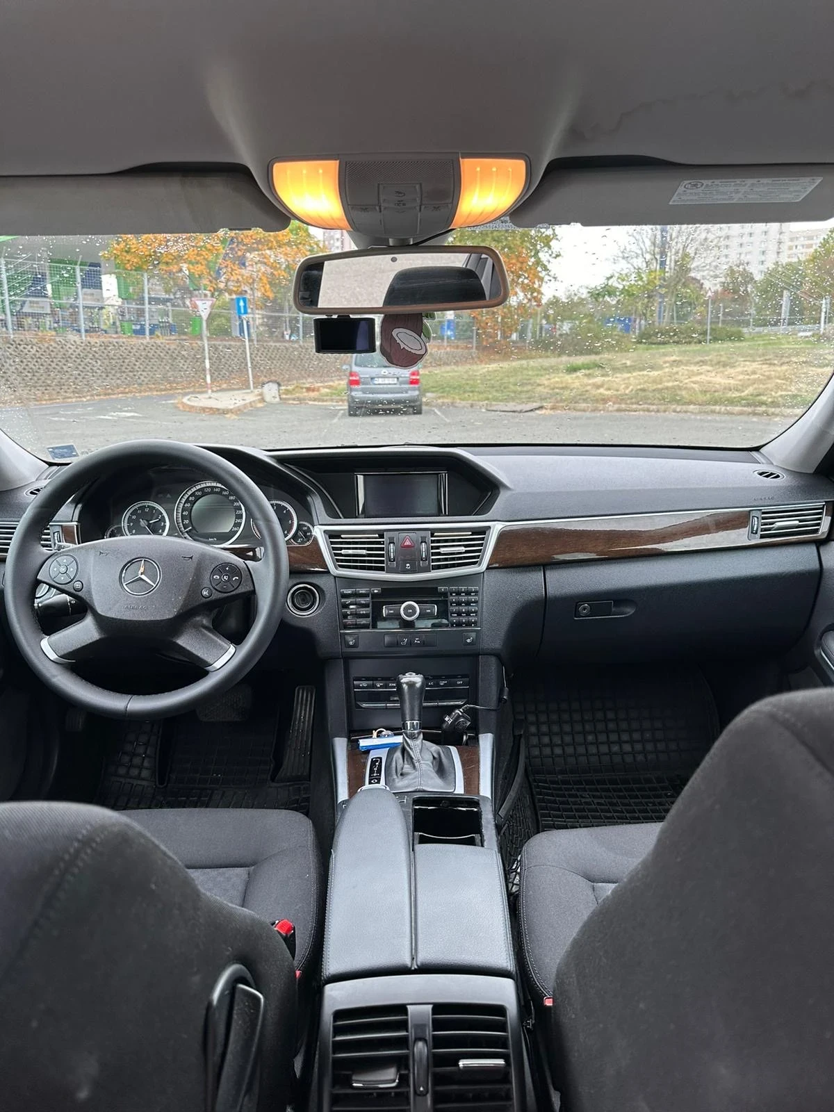 Mercedes-Benz E 220  - изображение 9