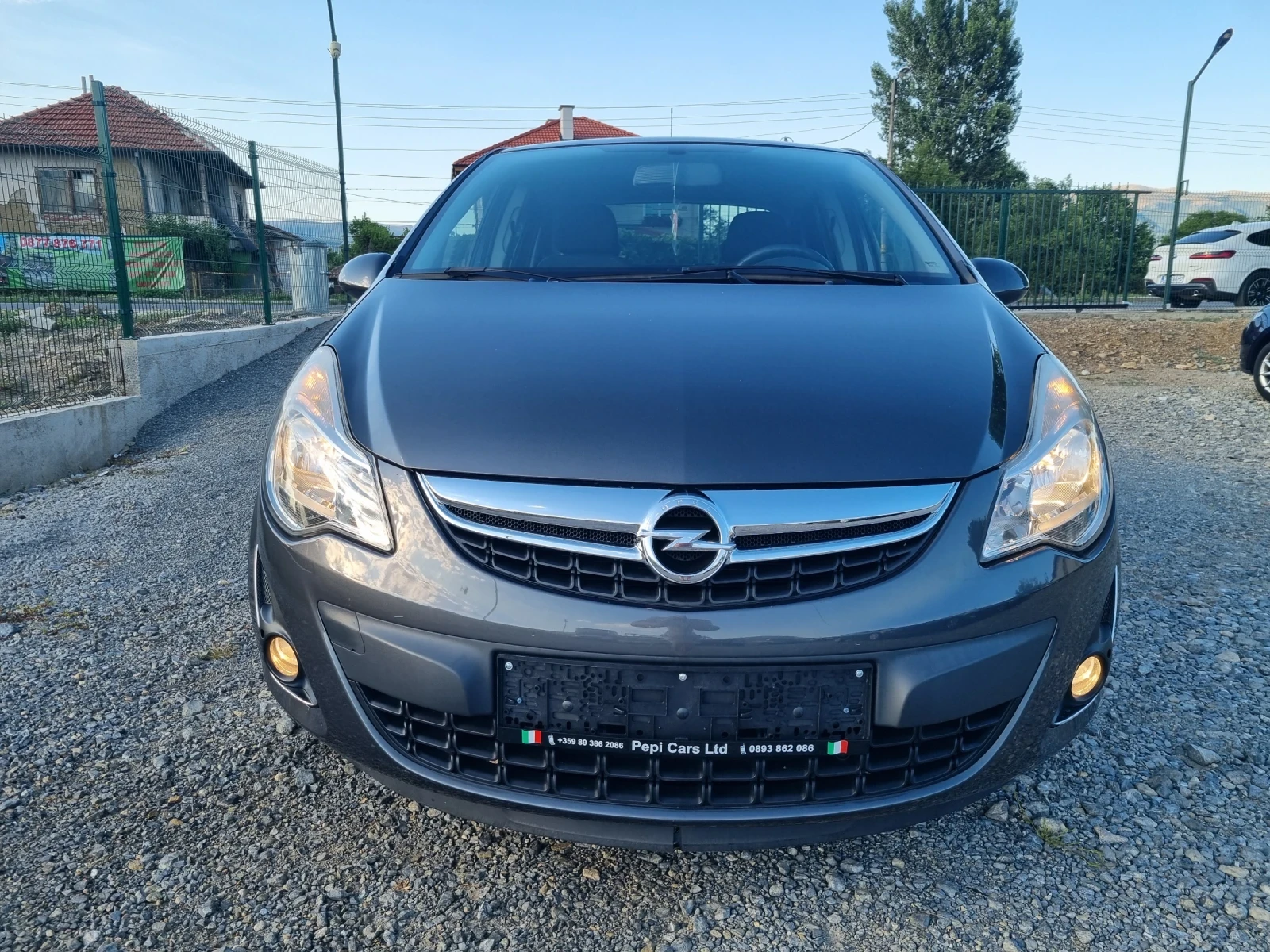 Opel Corsa 1.2i  Faclift - изображение 2