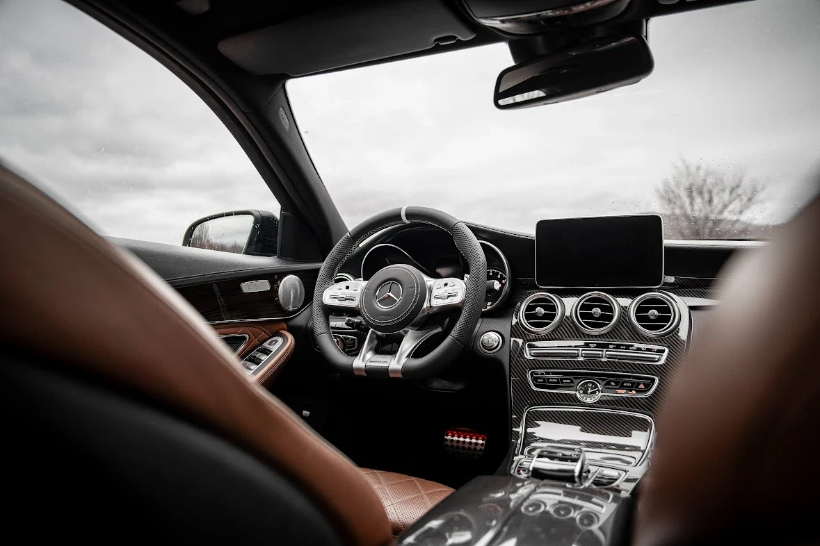 Mercedes-Benz C 450 AMG  - изображение 8