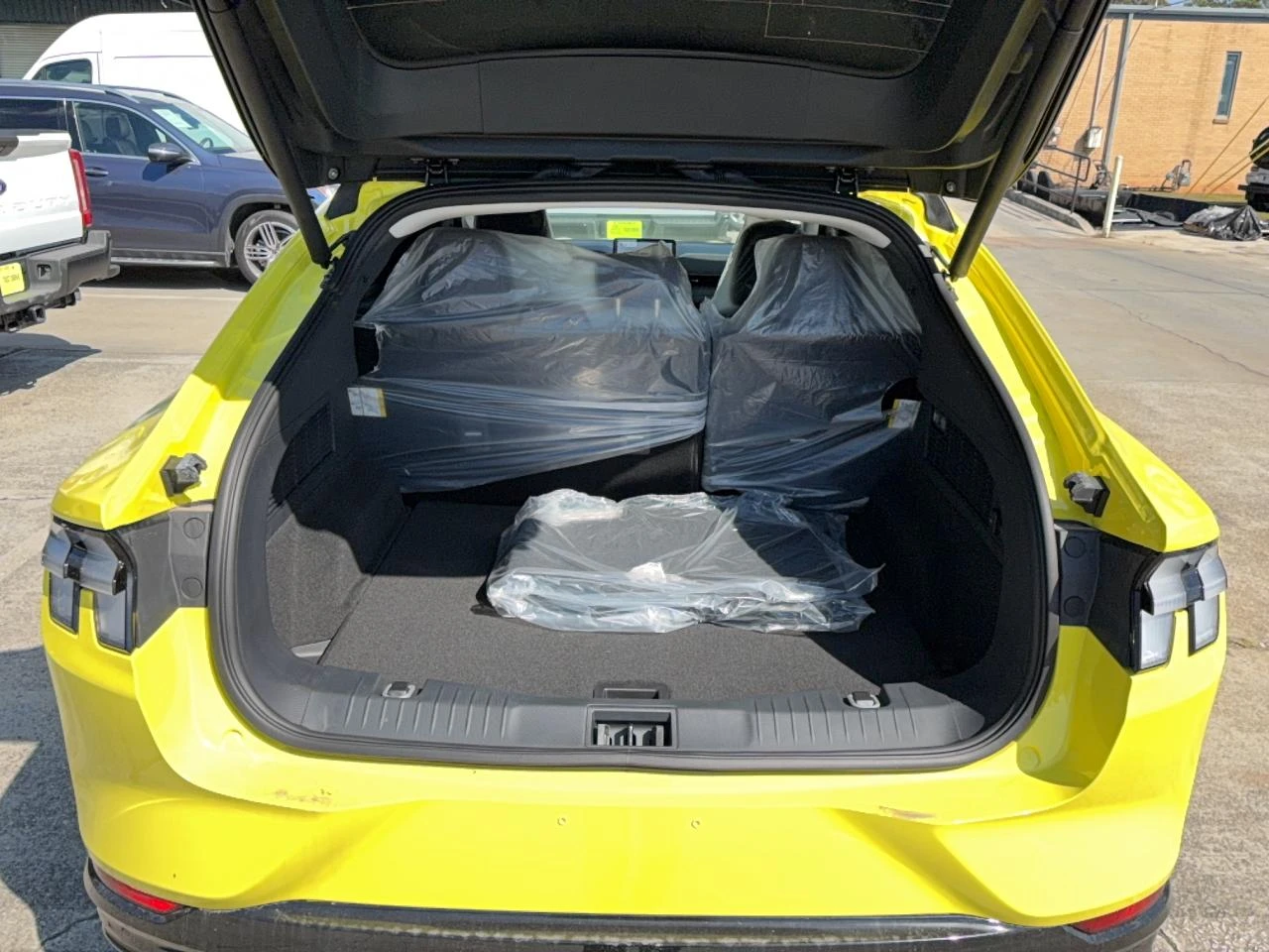 Ford Mustang Mach-E PREMIUM AWD ФИКСИРАНА ЦЕНА! ЧИСТО НОВА! ГРАДУШКОВ! - изображение 9