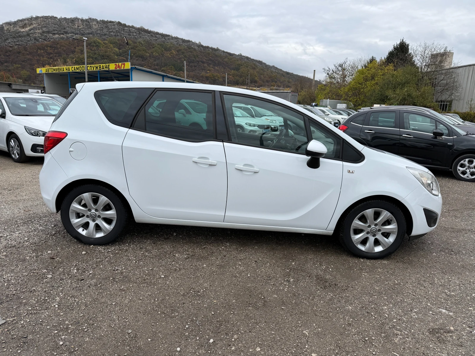 Opel Meriva 1.3M-JET-95К.С-Климатик-Обслужена-всичко платено - изображение 7