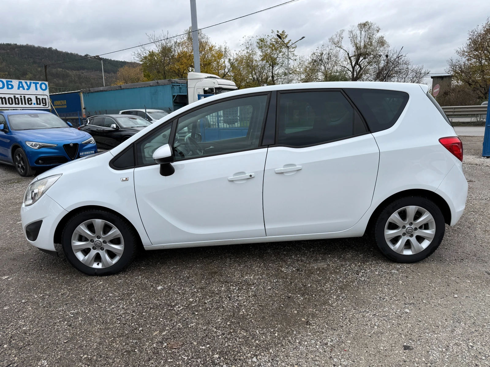 Opel Meriva 1.3M-JET-95К.С-Климатик-Обслужена-всичко платено - изображение 3