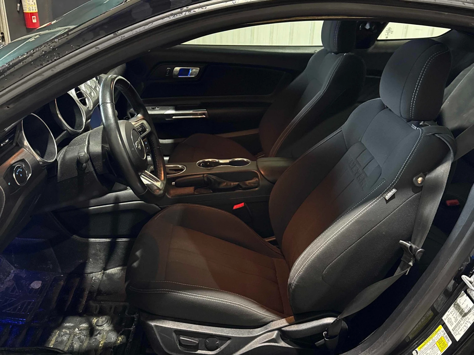 Ford Mustang GT * * CARFAX * * АВТО КРЕДИТ * *  - изображение 6