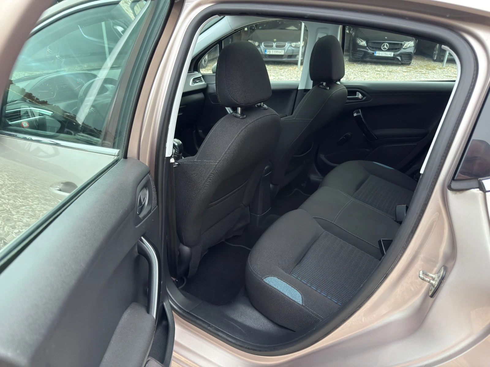 Peugeot 208 1.6 e-hdi - изображение 10