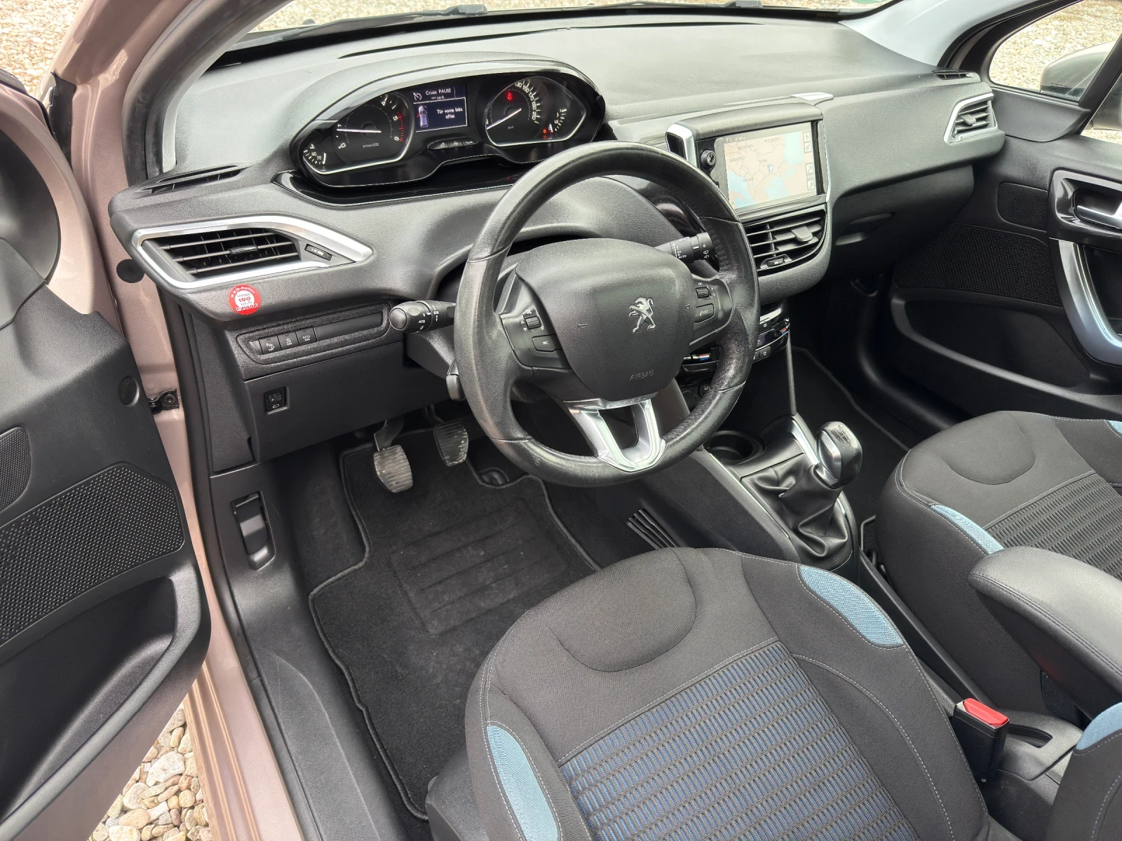 Peugeot 208 1.6 e-hdi - изображение 8