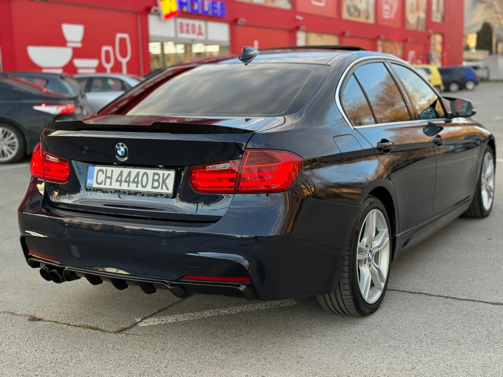 BMW 320 M-Pack* ПОДГРЕВ* ПАРКТРОНИК* АВТОПИЛОТ* КОЖА - изображение 2
