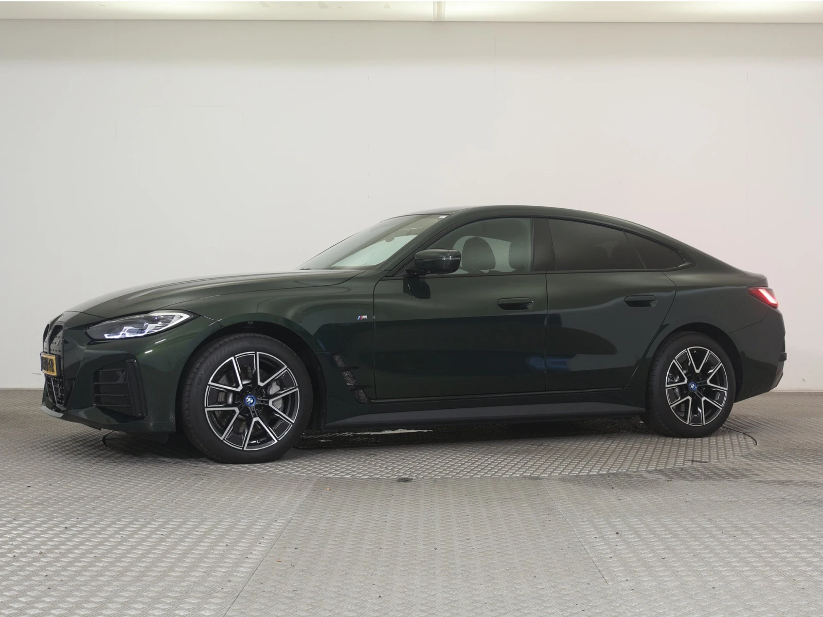 BMW i4 35 | Mobile.bg � ����������� 4