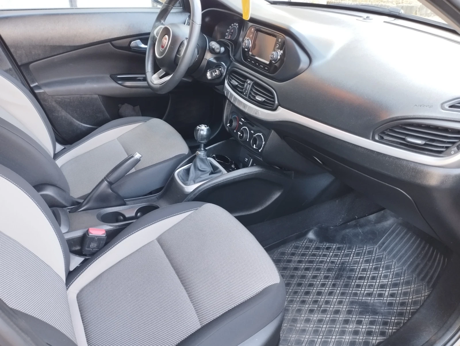 Fiat Tipo, снимка 12 - Автомобили и джипове - 53907751