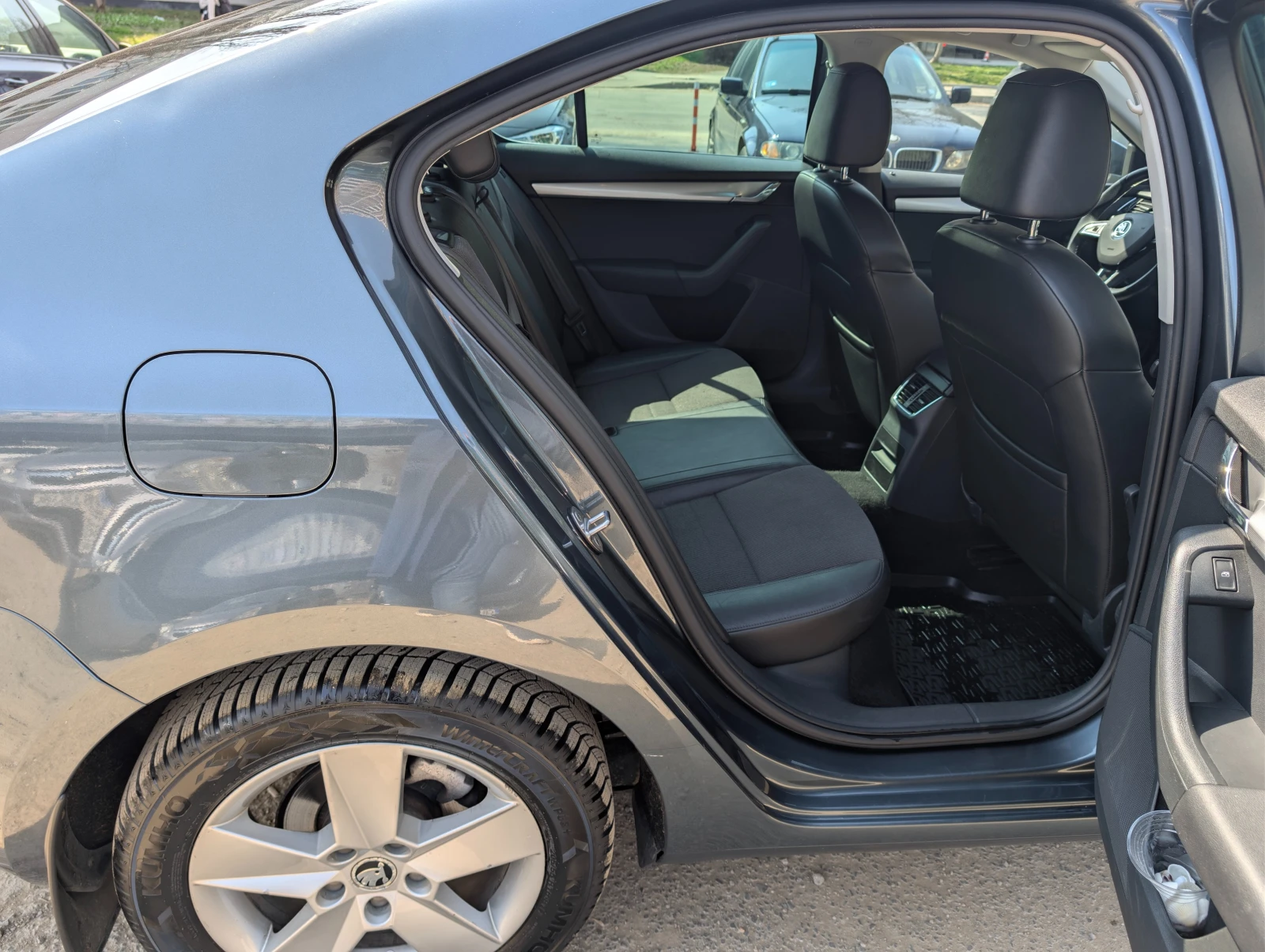 Skoda Octavia, снимка 9 - Автомобили и джипове - 53922761