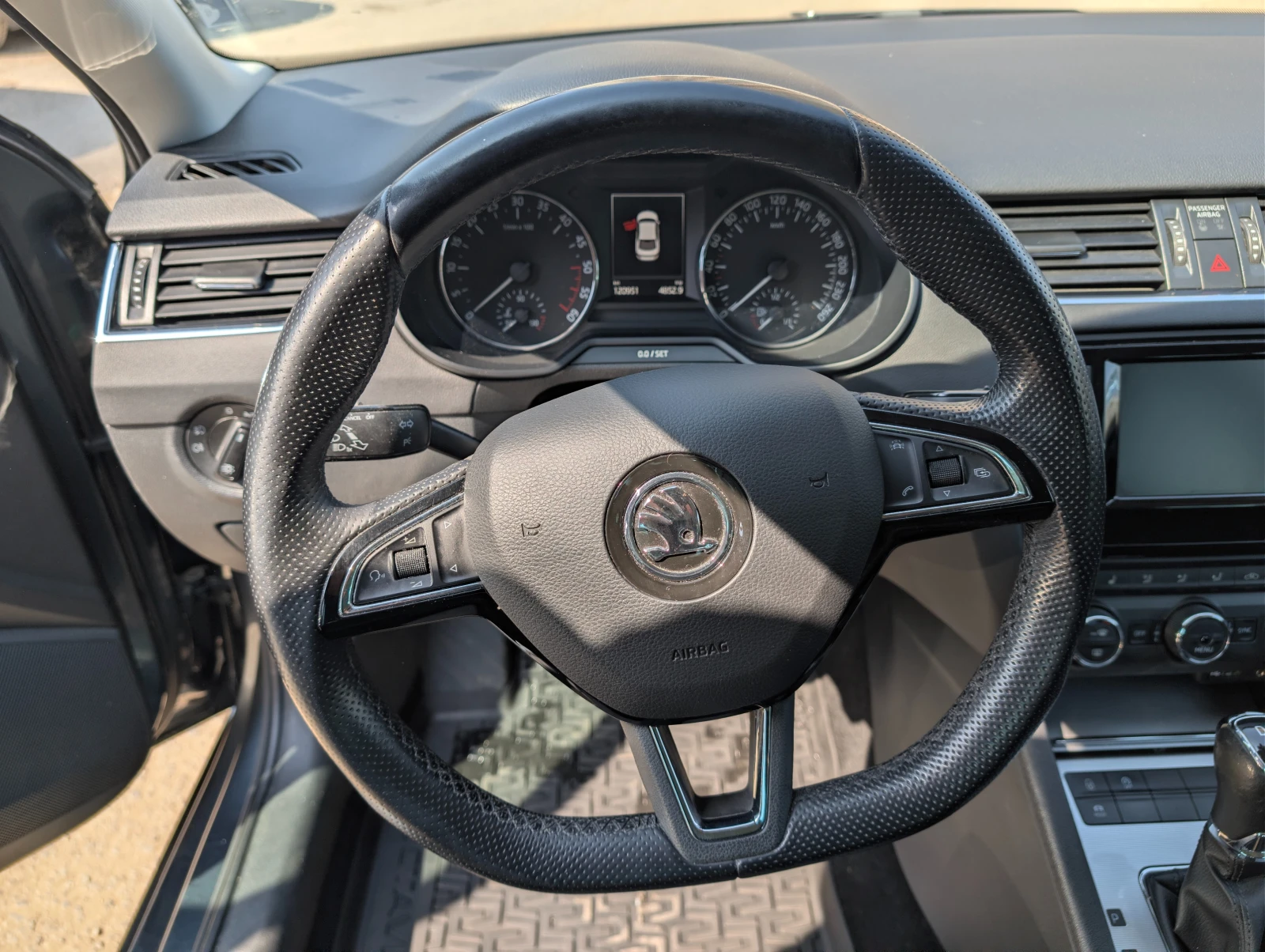 Skoda Octavia, снимка 13 - Автомобили и джипове - 53922761