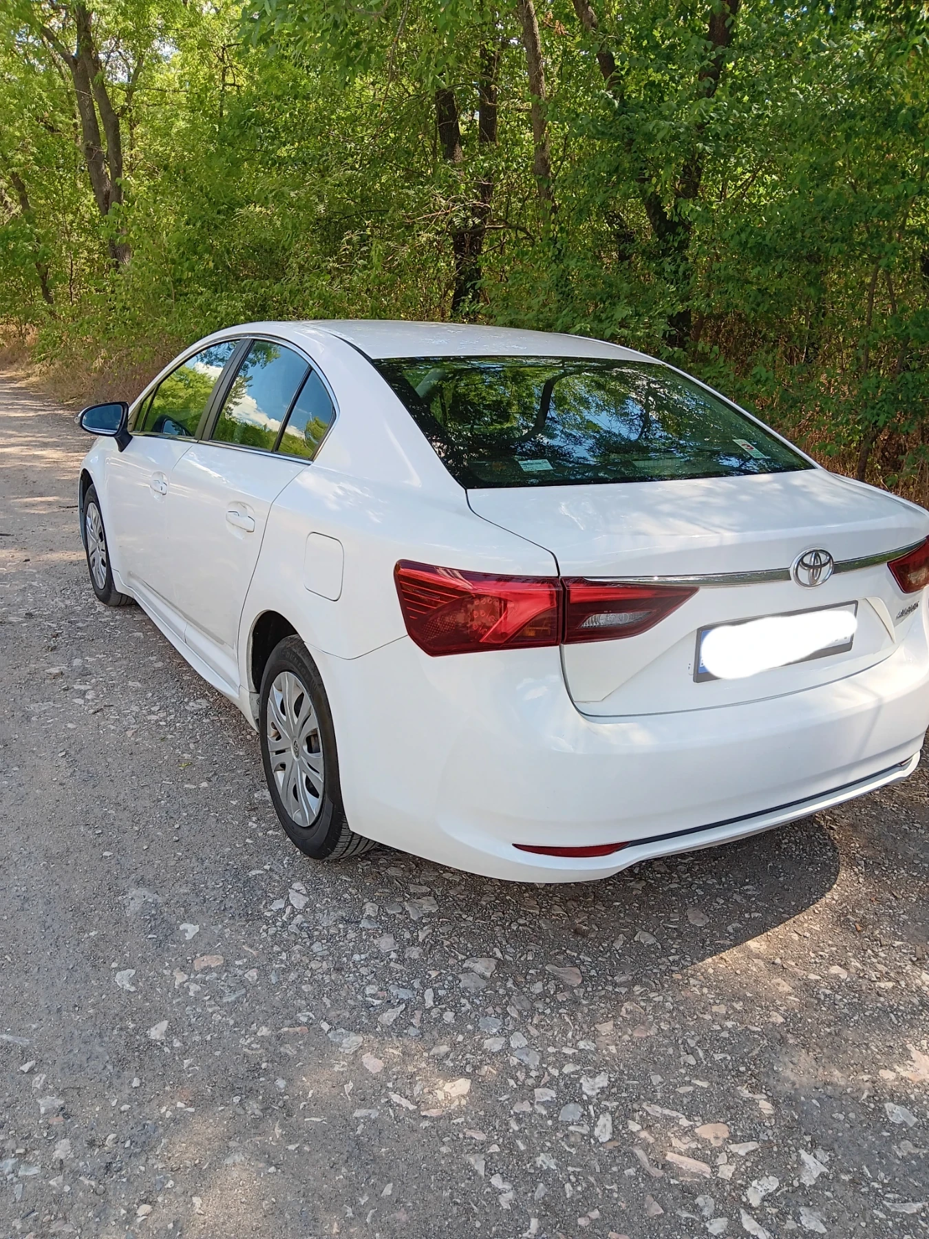 Toyota Avensis 1.6 D 4D, снимка 3 - Автомобили и джипове - 54043806