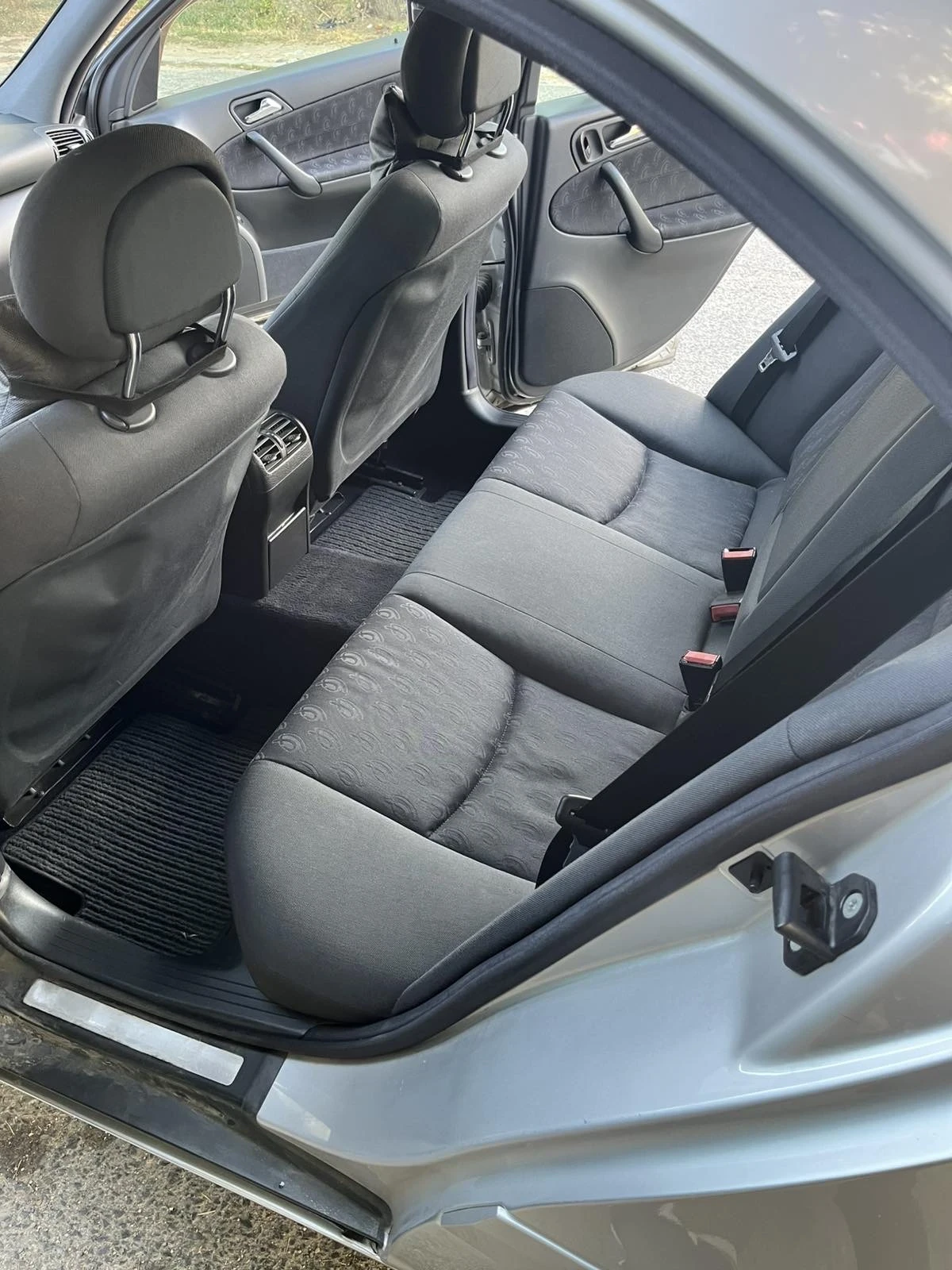 Mercedes-Benz C 200 2.2 CDI, снимка 10 - Автомобили и джипове - 54905390