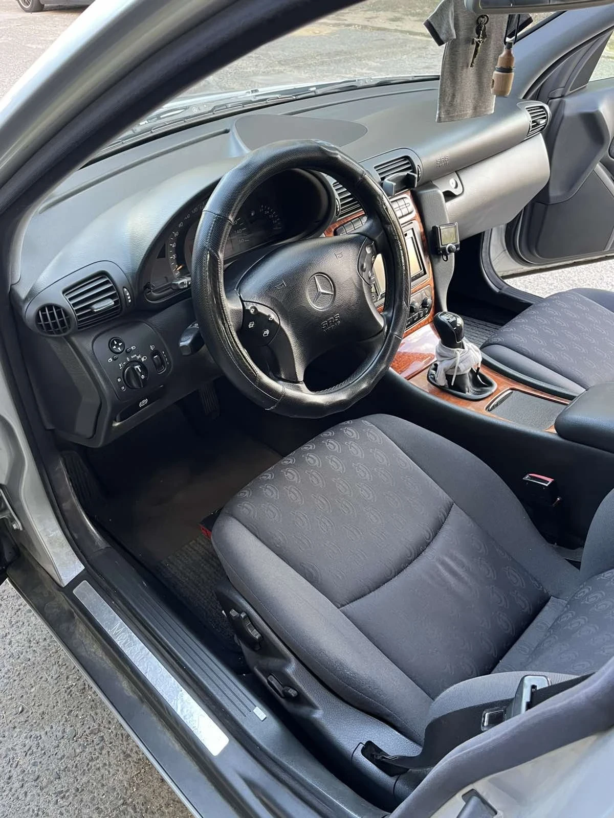 Mercedes-Benz C 200 2.2 CDI, снимка 7 - Автомобили и джипове - 54905390