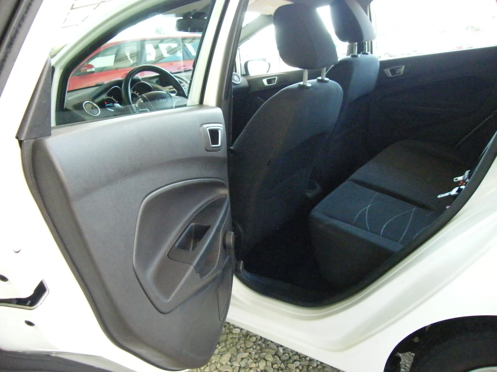 Ford Fiesta 1.5 TDCI , снимка 9 - Автомобили и джипове - 55045830