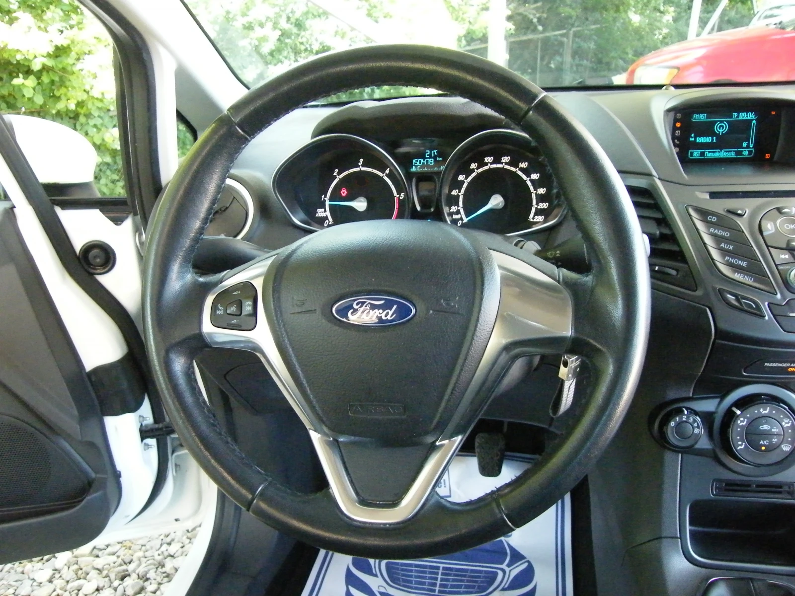 Ford Fiesta 1.5 TDCI , снимка 13 - Автомобили и джипове - 55045830