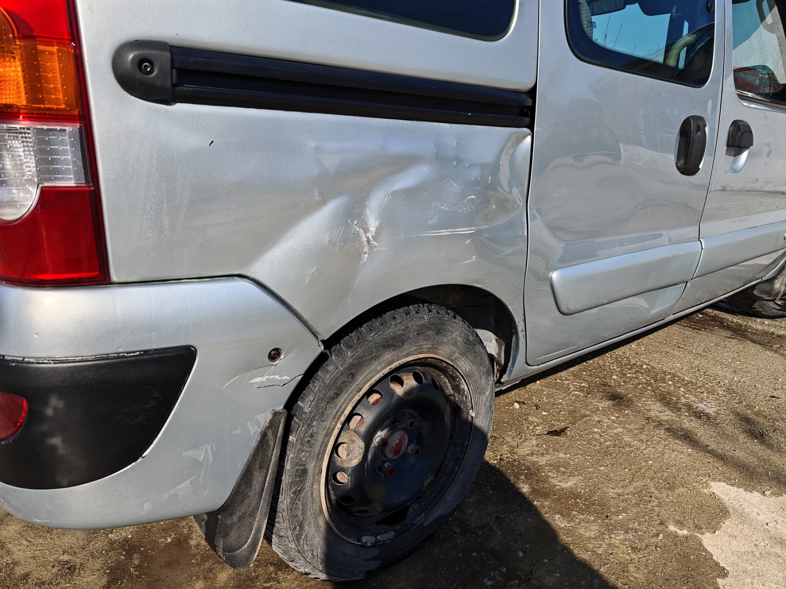 Renault Kangoo 1.5dci, снимка 17 - Автомобили и джипове - 55070477