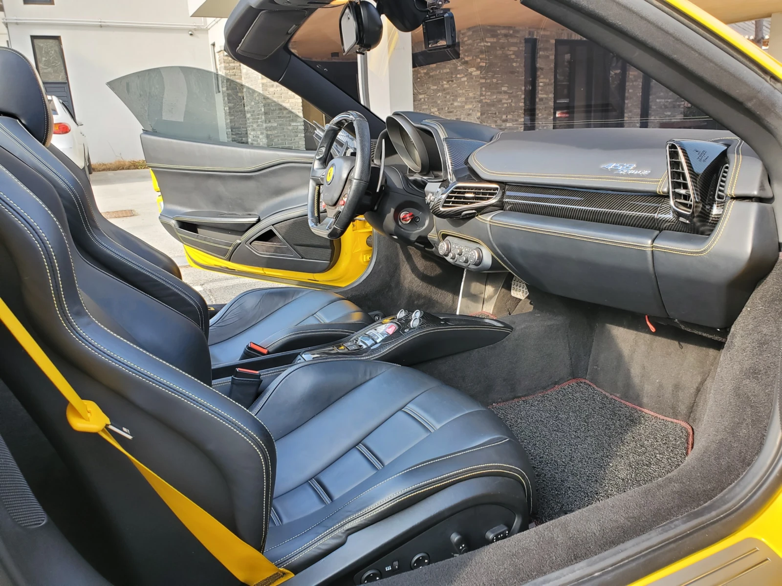 Ferrari 458 Italia Spider* КРАЙНА ЦЕНА, снимка 7 - Автомобили и джипове - 55535165