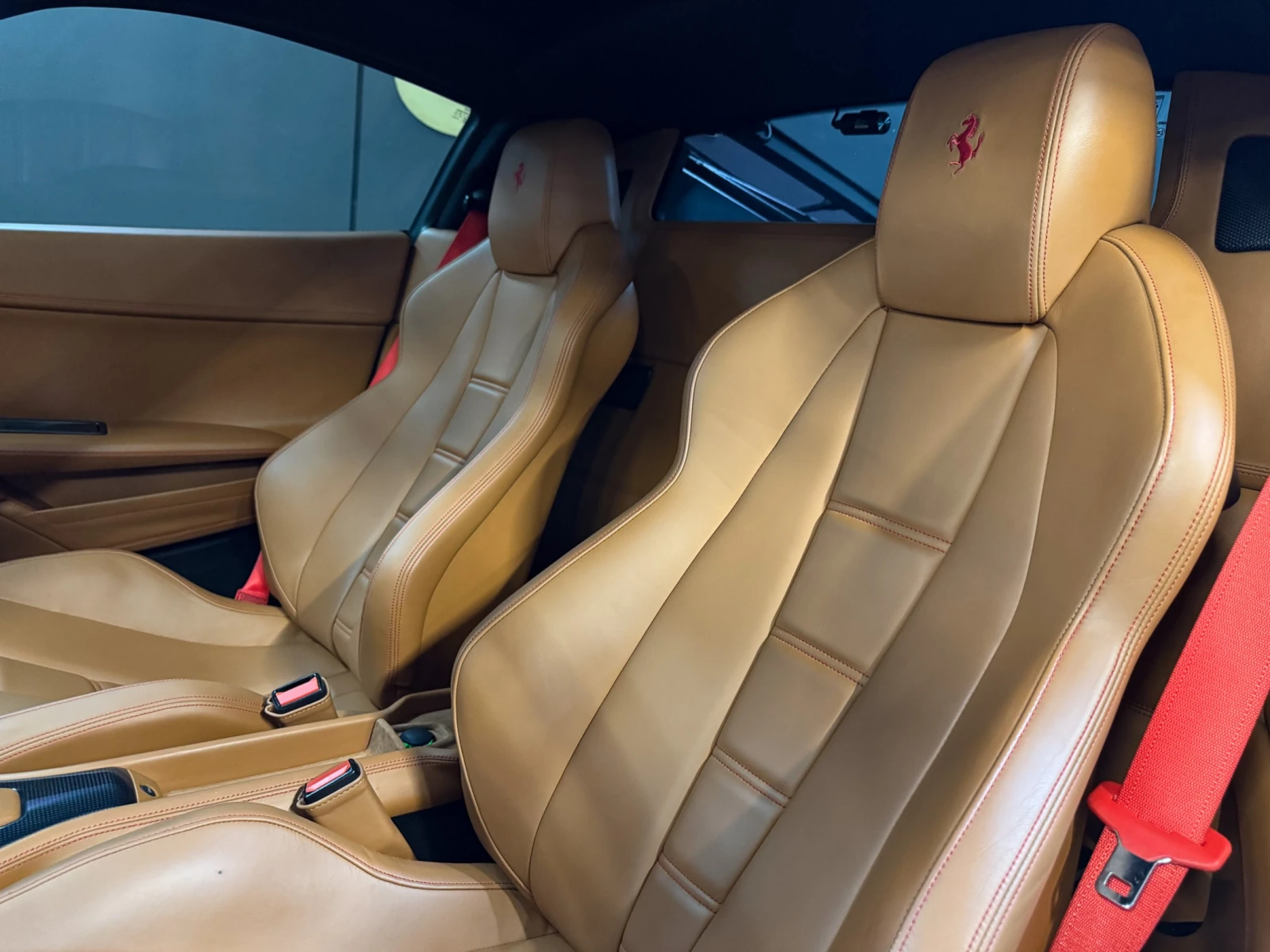 Ferrari 458 Italia КРАЙНА ЦЕНА, снимка 11 - Автомобили и джипове - 55535165