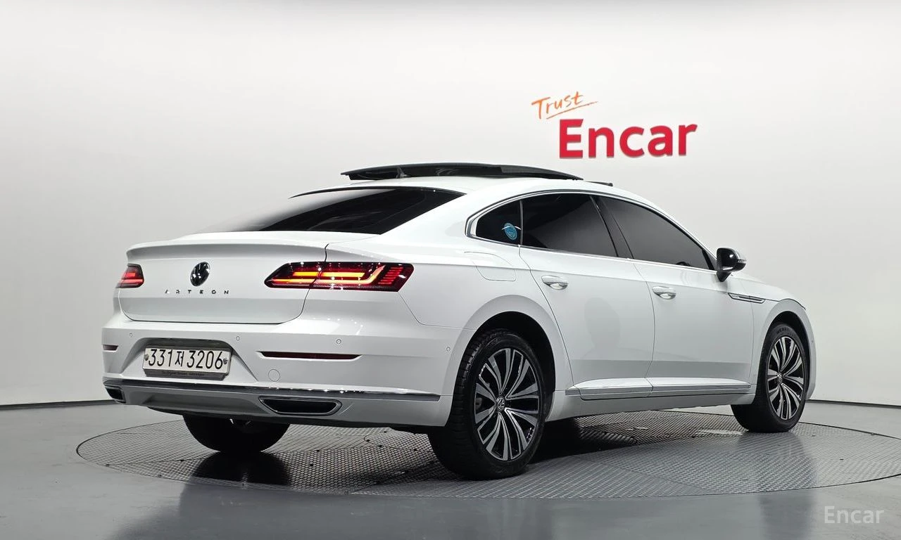 VW Arteon 2.0* TDI* PREMIUM* ДИГИТАЛНО* ТАБЛО* ОБДУХВАНЕ* ДИ, снимка 2 - Автомобили и джипове - 55740149