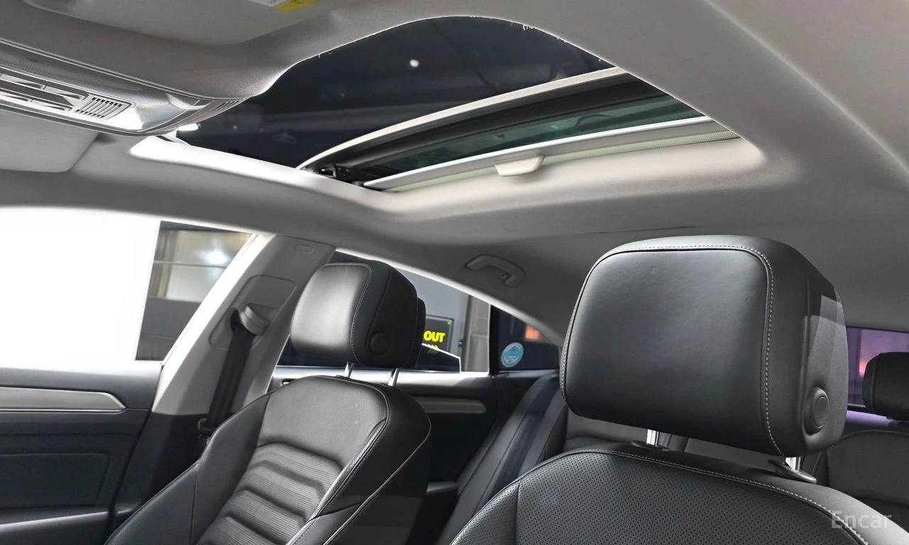 VW Arteon 2.0* TDI* PREMIUM* ДИГИТАЛНО* ТАБЛО* ОБДУХВАНЕ* ДИ, снимка 12 - Автомобили и джипове - 55740149