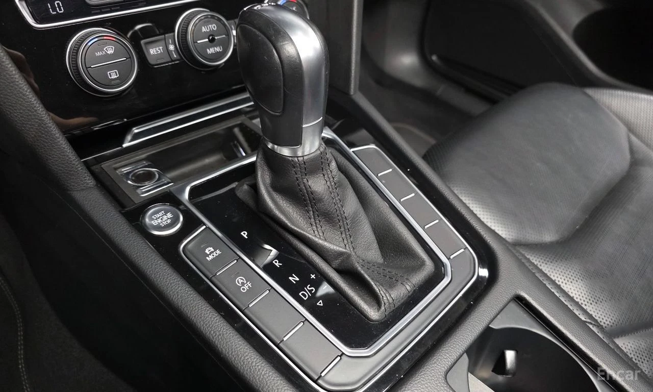 VW Arteon 2.0* TDI* PREMIUM* ДИГИТАЛНО* ТАБЛО* ОБДУХВАНЕ* ДИ, снимка 10 - Автомобили и джипове - 55740149