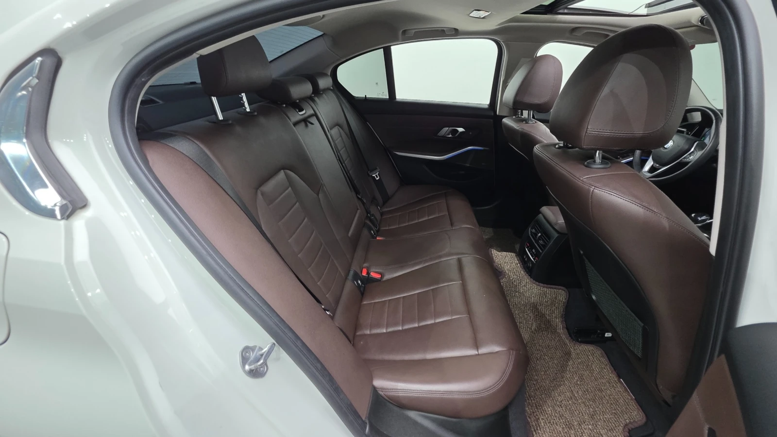 BMW 330 i xDrive Luxury | Mobile.bg � ����������� 16