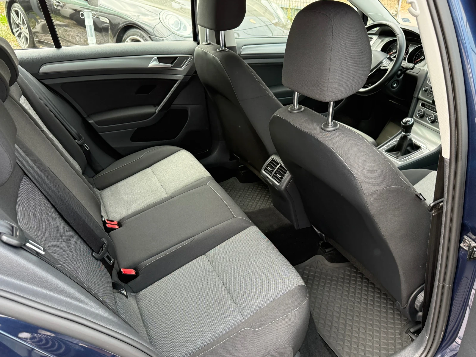 VW Golf 1.2 TSI BLUEMOTION, снимка 13 - Автомобили и джипове - 56187817