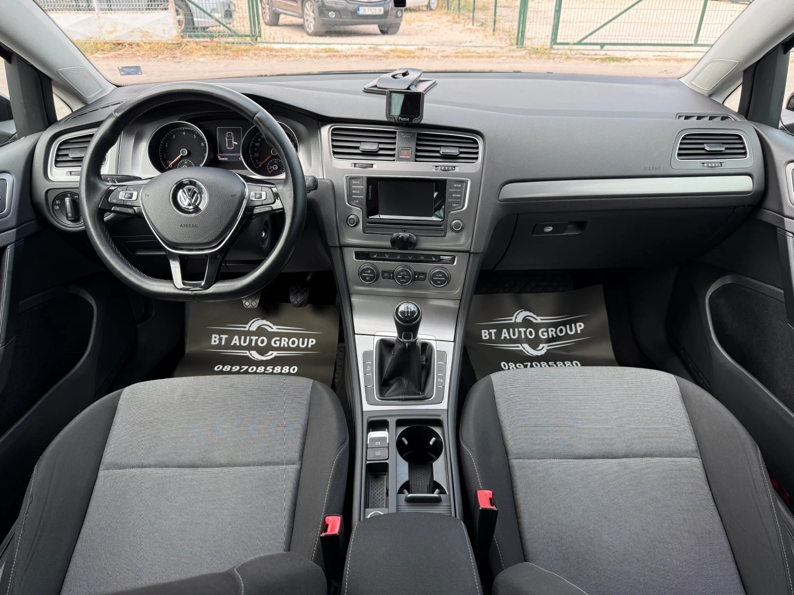 VW Golf 1.2 TSI BLUEMOTION, снимка 8 - Автомобили и джипове - 56187817