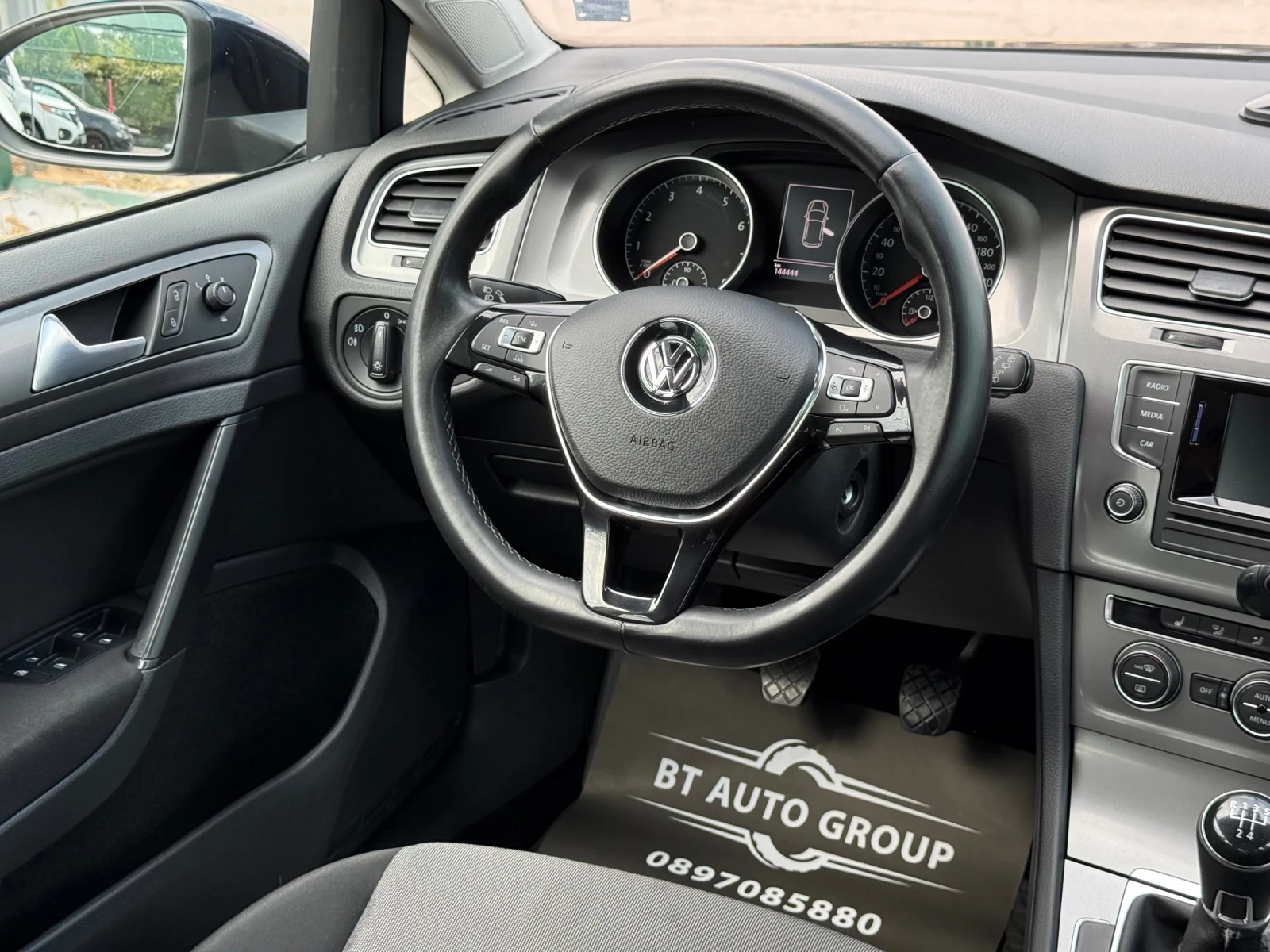 VW Golf 1.2 TSI BLUEMOTION, снимка 7 - Автомобили и джипове - 56187817