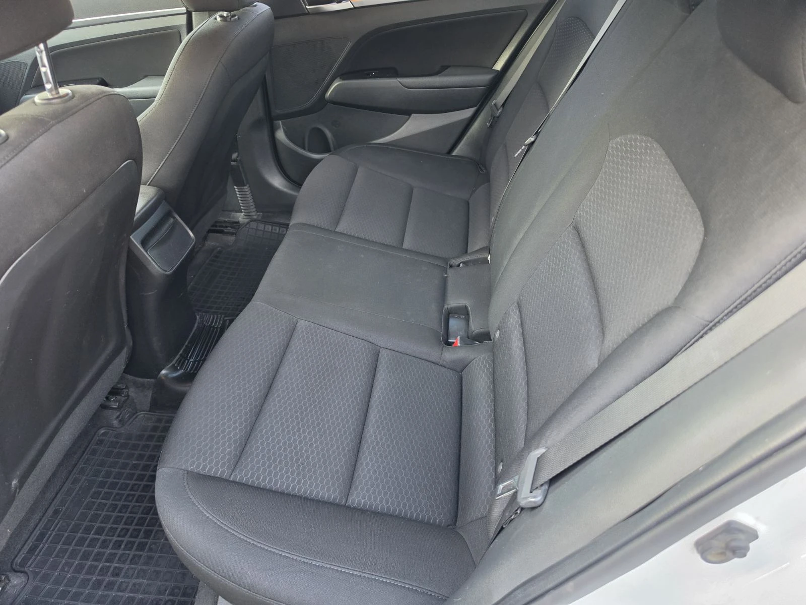 Hyundai Elantra GAZ, снимка 11 - Автомобили и джипове - 56433198
