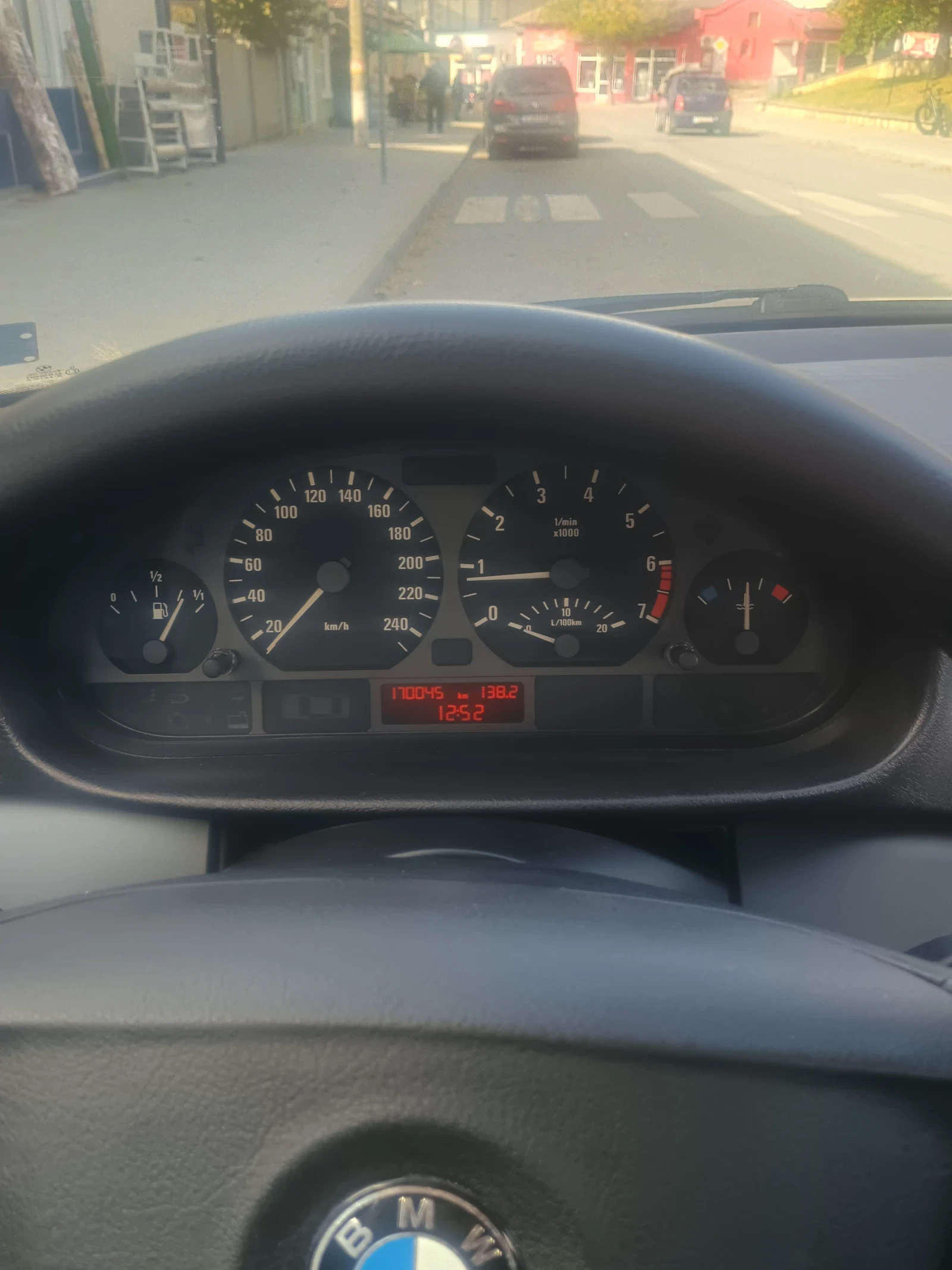 BMW 318, снимка 14 - Автомобили и джипове - 56615640