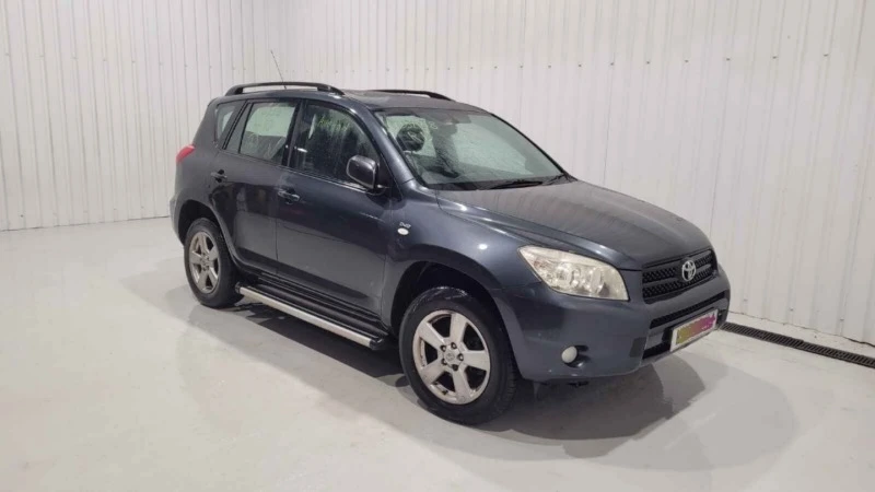 Toyota Rav4 2.2 D-4d 136к.с Кожен Салон НА ЧАСТИ, снимка 1 - Автомобили и джипове - 44750857