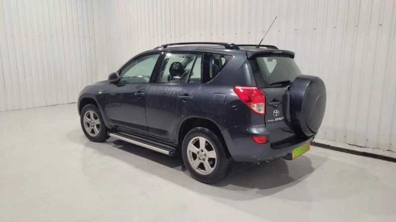 Toyota Rav4 2.2 D-4d 136к.с Кожен Салон НА ЧАСТИ, снимка 3 - Автомобили и джипове - 44750857