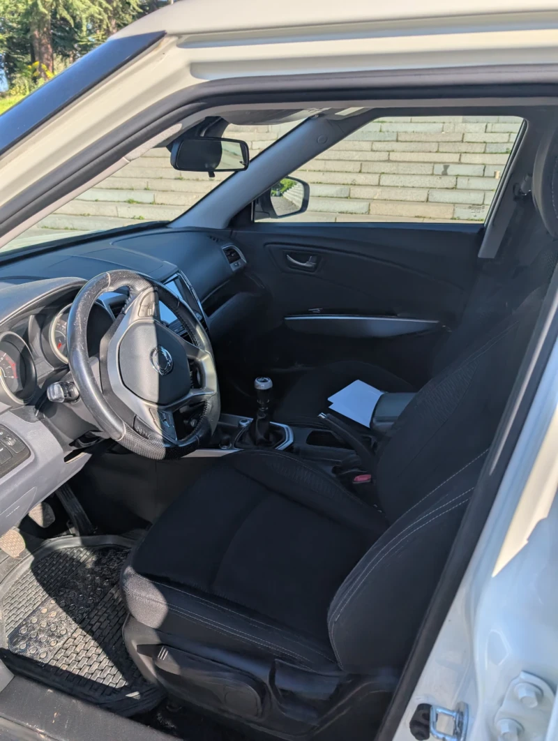 SsangYong Tivoli, снимка 6 - Автомобили и джипове - 52531791